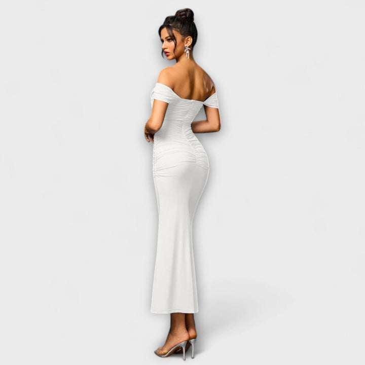 Ione - Šaty Bodycon s odhalenými rameny a řasením