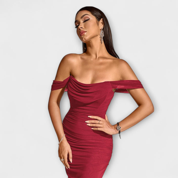 Ione - Šaty Bodycon s odhalenými rameny a řasením